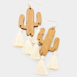 WOOD CACTUS TASSEL DROP EARRINGS - Cream